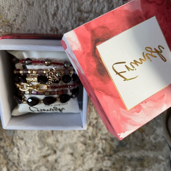 Erimish brown Christmas pillow stack regular size. - Picture 3 of 3